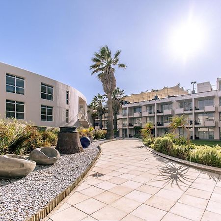 Lagoon Beach Hotel Apartments Cape Town Bagian luar foto