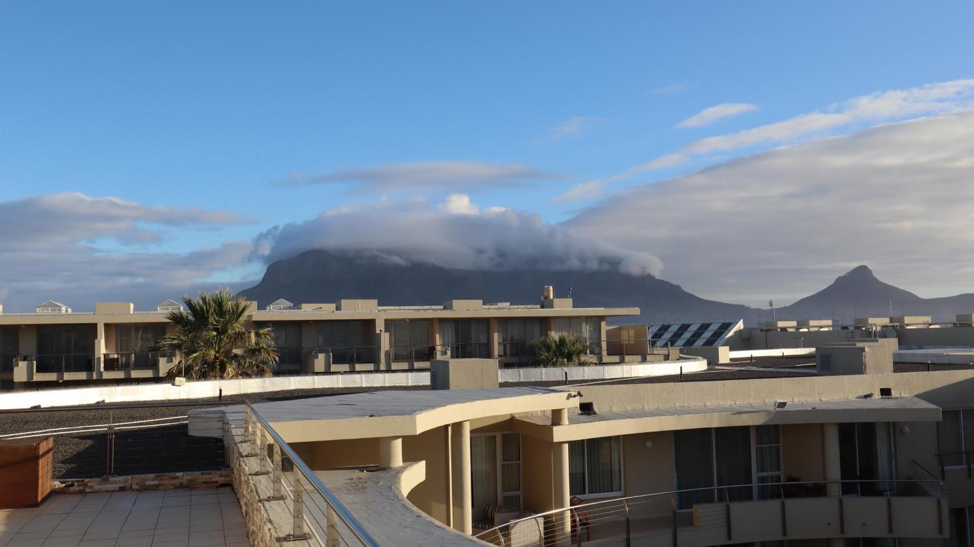 Lagoon Beach Hotel Apartments Cape Town Bagian luar foto