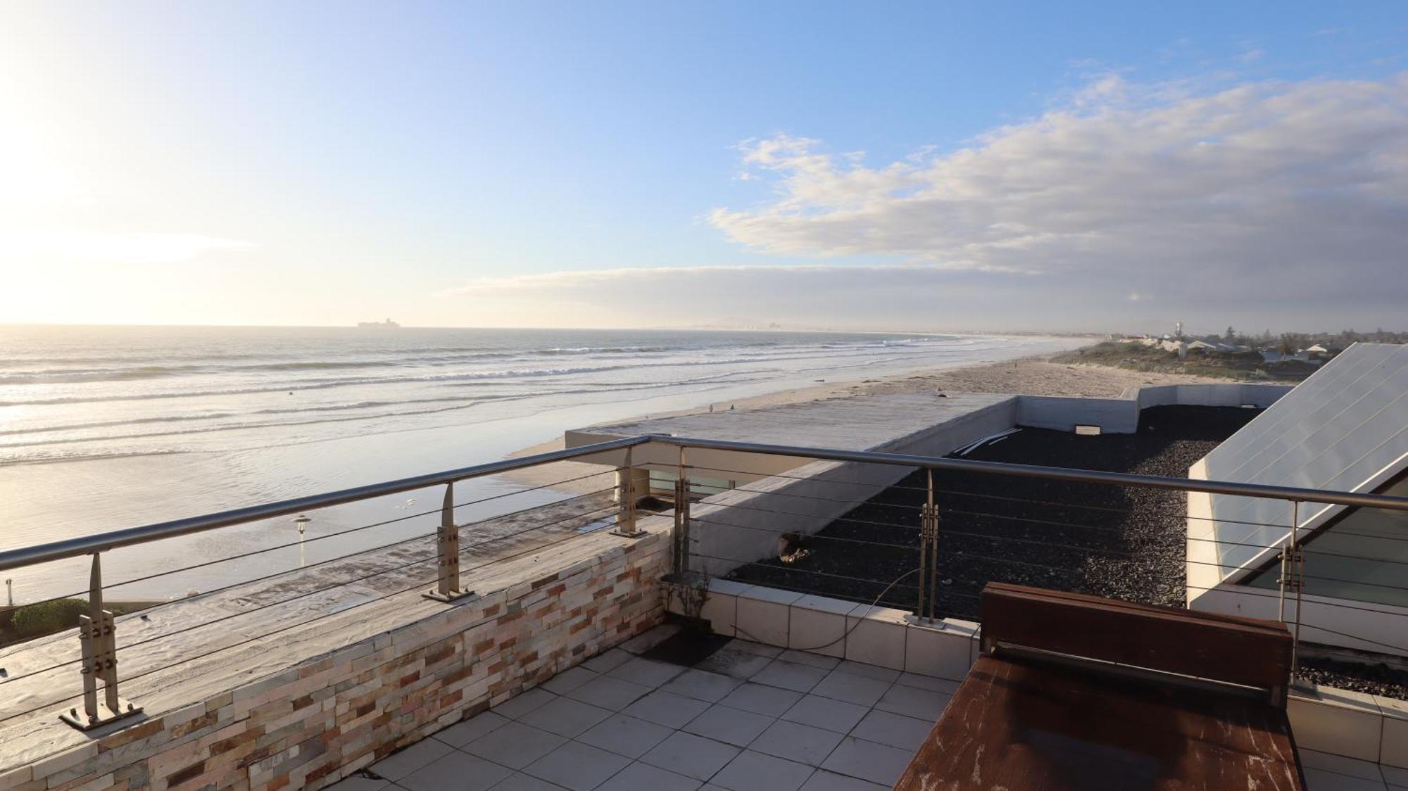 Lagoon Beach Hotel Apartments Cape Town Bagian luar foto
