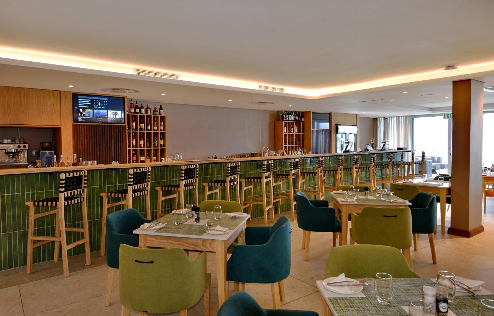 Lagoon Beach Hotel Apartments Cape Town Bagian luar foto