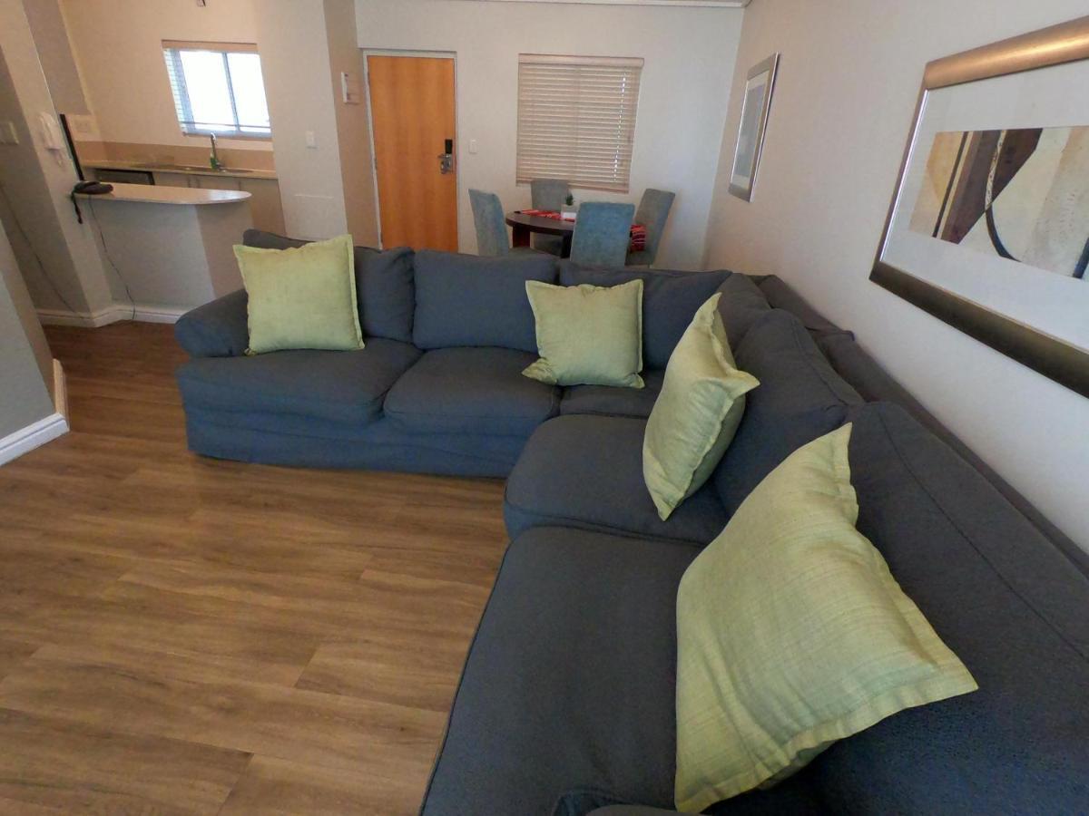 Lagoon Beach Hotel Apartments Cape Town Bagian luar foto