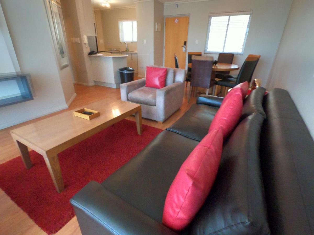 Lagoon Beach Hotel Apartments Cape Town Bagian luar foto