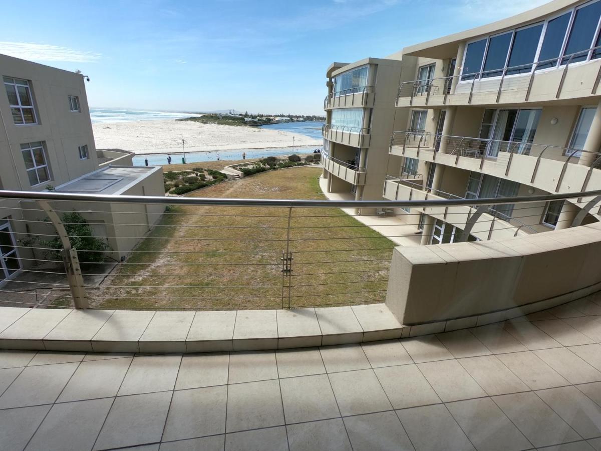 Lagoon Beach Hotel Apartments Cape Town Bagian luar foto