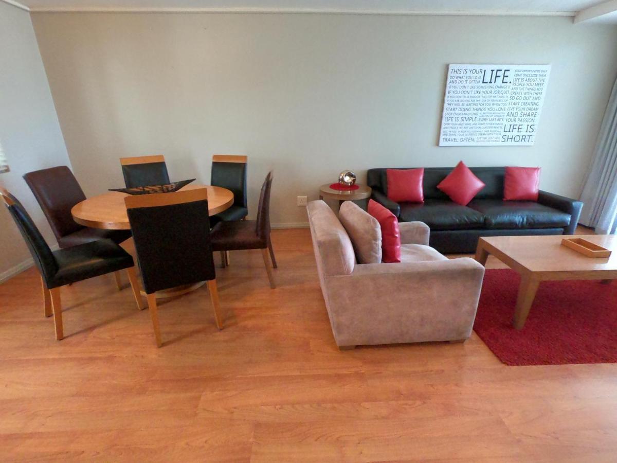 Lagoon Beach Hotel Apartments Cape Town Bagian luar foto
