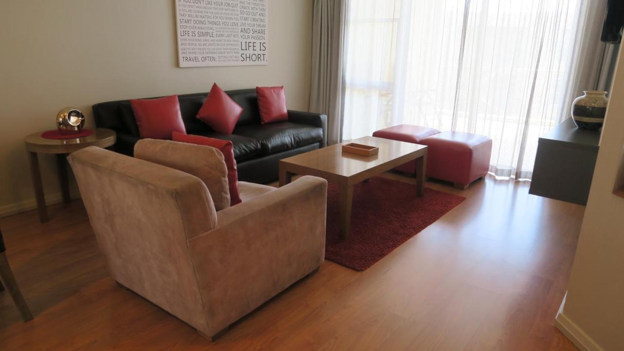 Lagoon Beach Hotel Apartments Cape Town Bagian luar foto