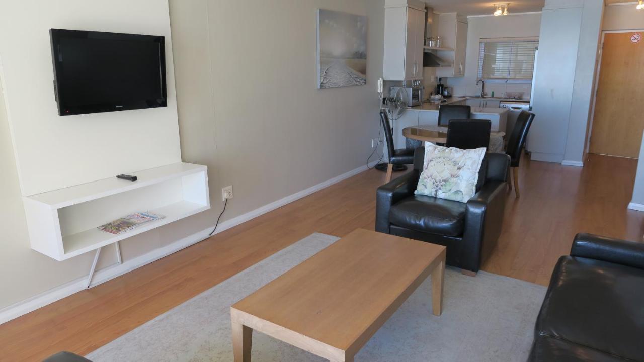 Lagoon Beach Hotel Apartments Cape Town Bagian luar foto