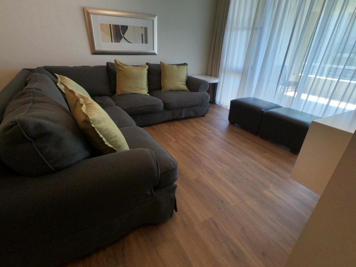 Lagoon Beach Hotel Apartments Cape Town Bagian luar foto